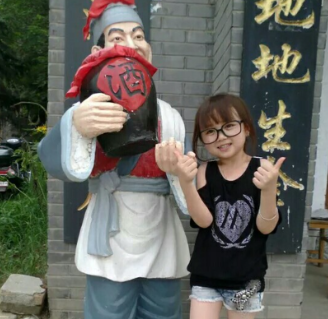 成都"最美袖珍女"结婚,32岁像10岁,网友:磨难之后幸福到来