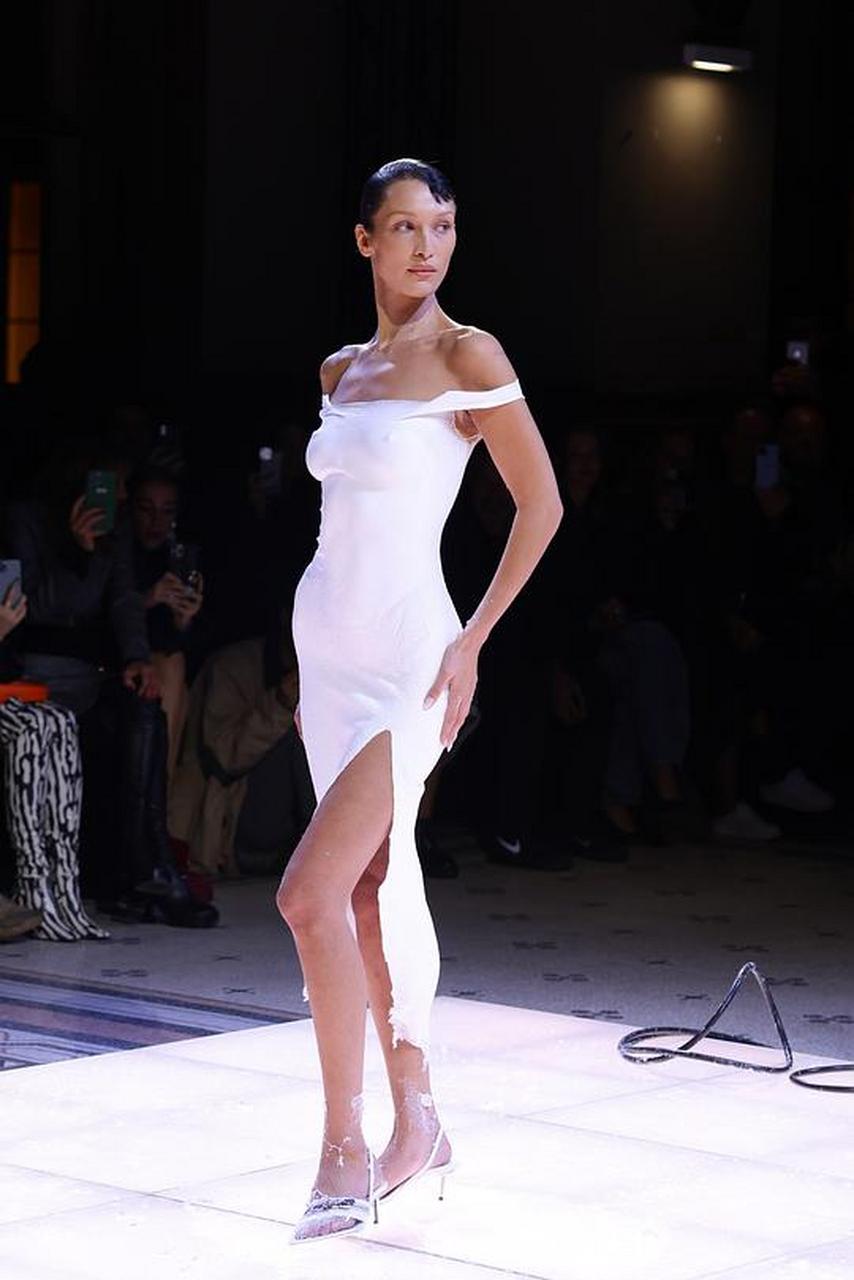 贝拉·哈迪德(bella hadid)(d)