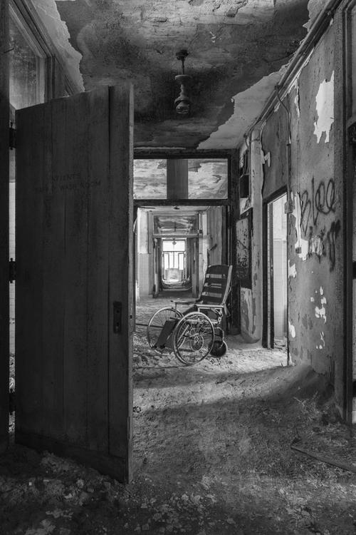 诡异的古老废弃医院