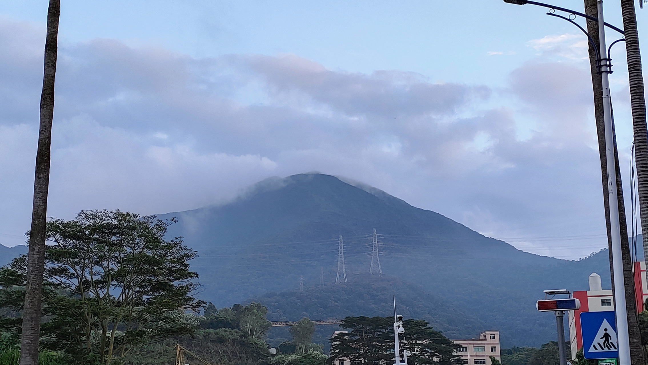 早上六点深圳西坑村摄影