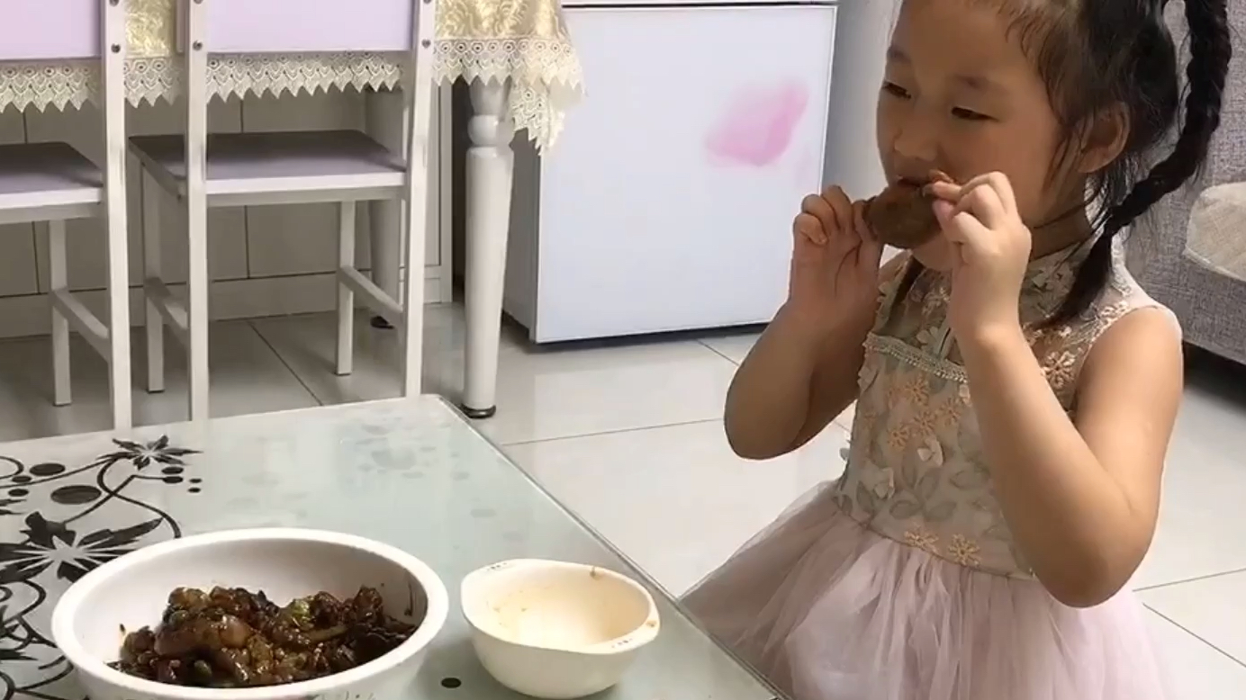 一盆毛豆烧鸡,也只够我家宝宝一个人吃啊!