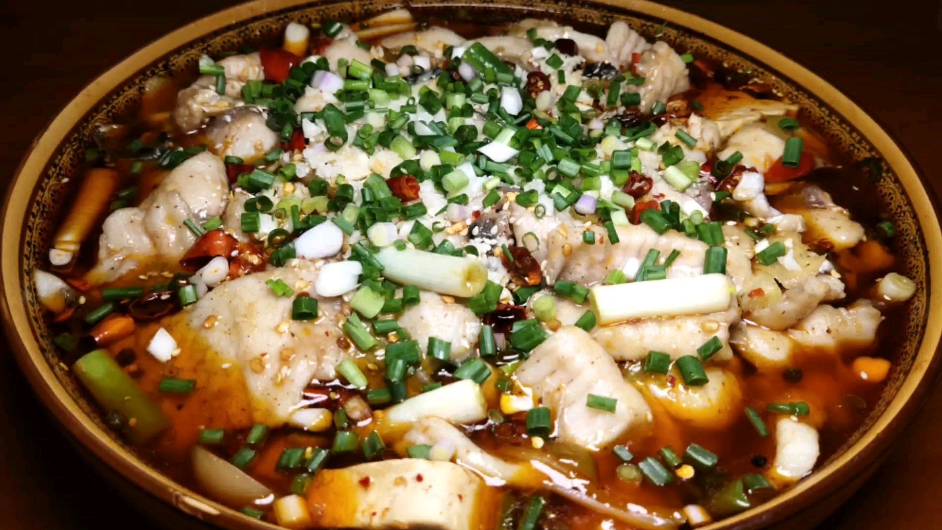 正宗水煮豆腐鱼的做法!这样做鱼肉口感爽滑细嫩、豆腐麻辣鲜香!