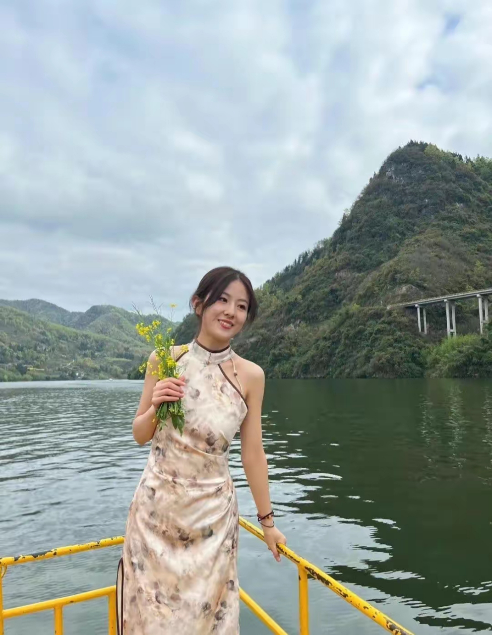 波涛汹涌  心平浪静#养眼美女# #性感美女