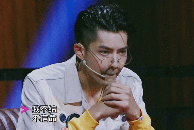 吴亦凡被判13年,偷逃税被罚6亿,从顶流明星到阶下囚,人生如戏