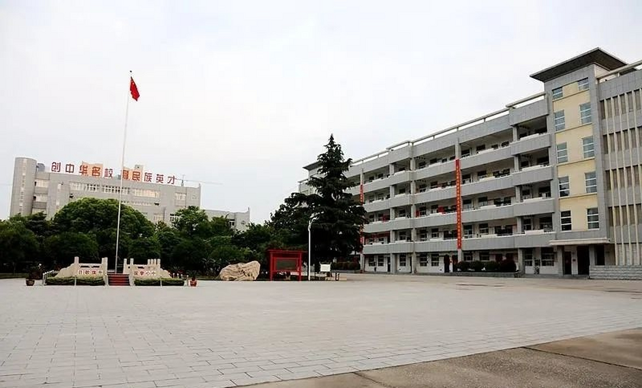 6个清华大学,7个北京大学,2023年河南省漯河高中高考喜报.