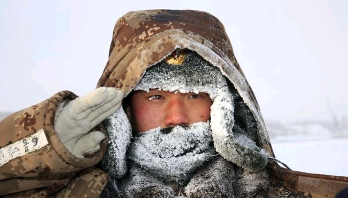 被遗忘边防军,忍冻挨饿守边关,见到解放军时哭泣道:又换军装了