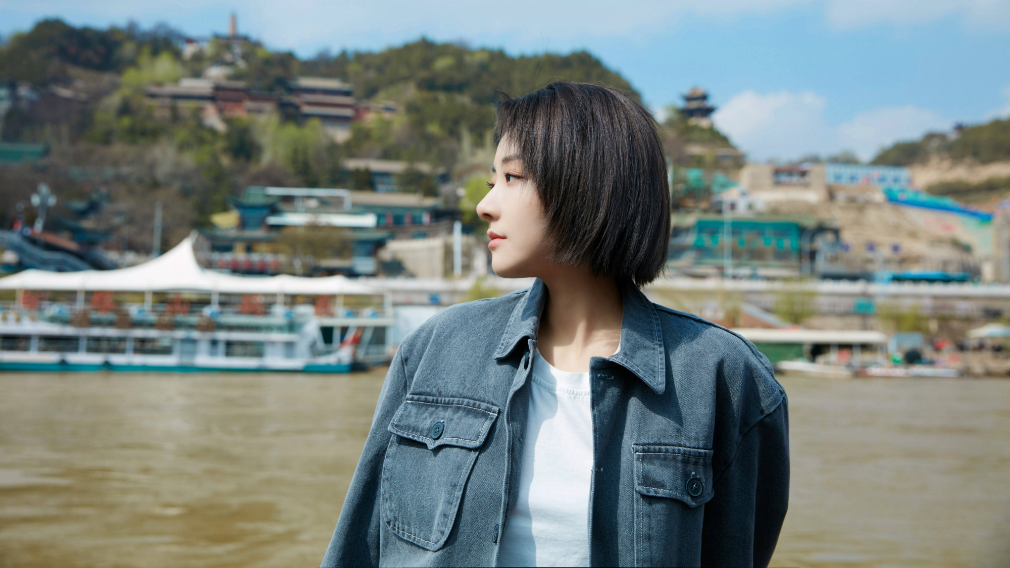 歌手喻言,歌声好听,舞台精彩,来看美照