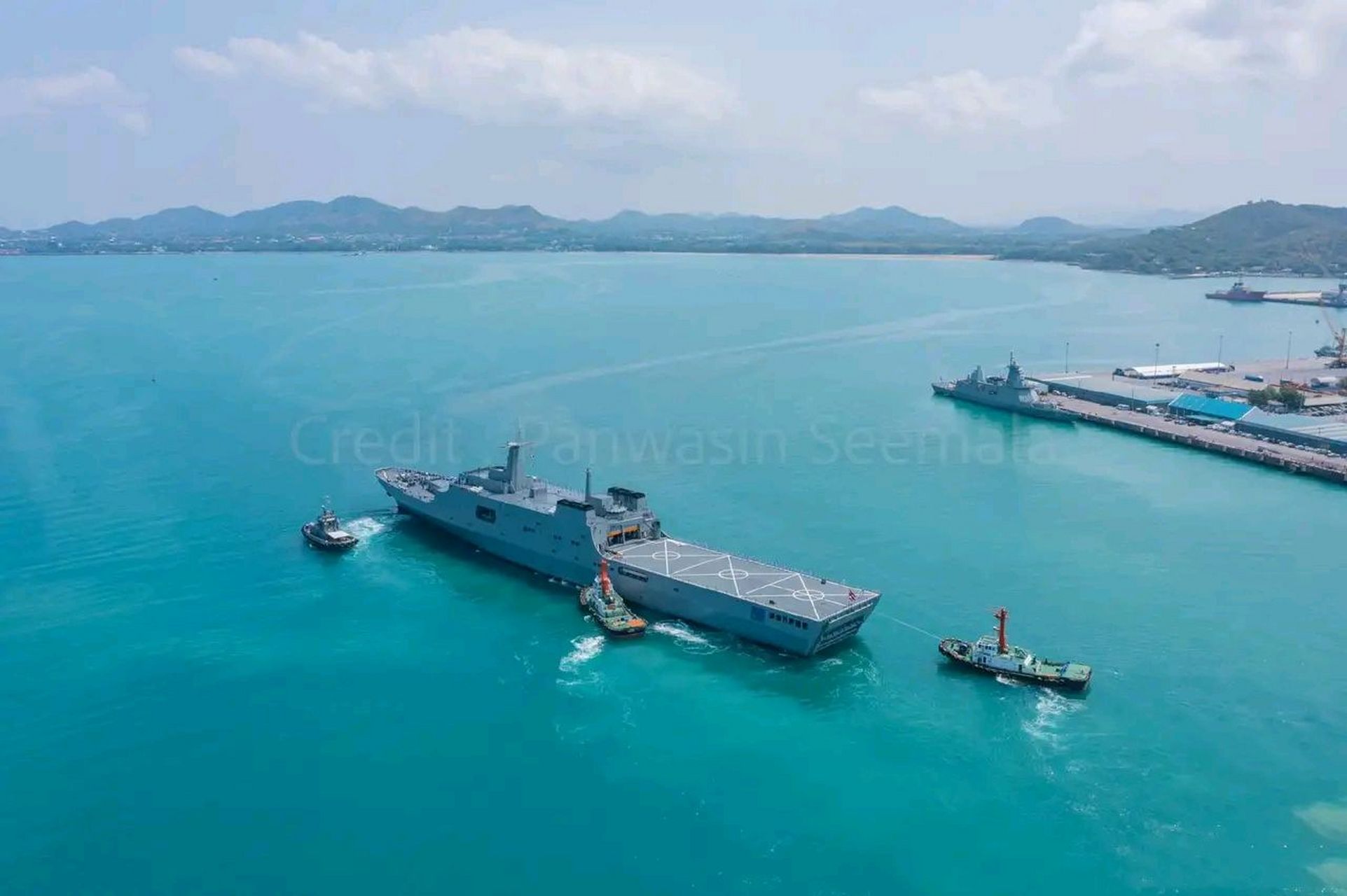 4月25日,泰国喜提中国071级两栖登陆舰,跃居为东南亚海军第一梯队!