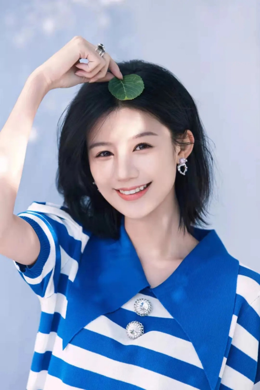 许诗悦,1998年8月13日出生于广东省深圳市,中国内地影视女演员,毕业于