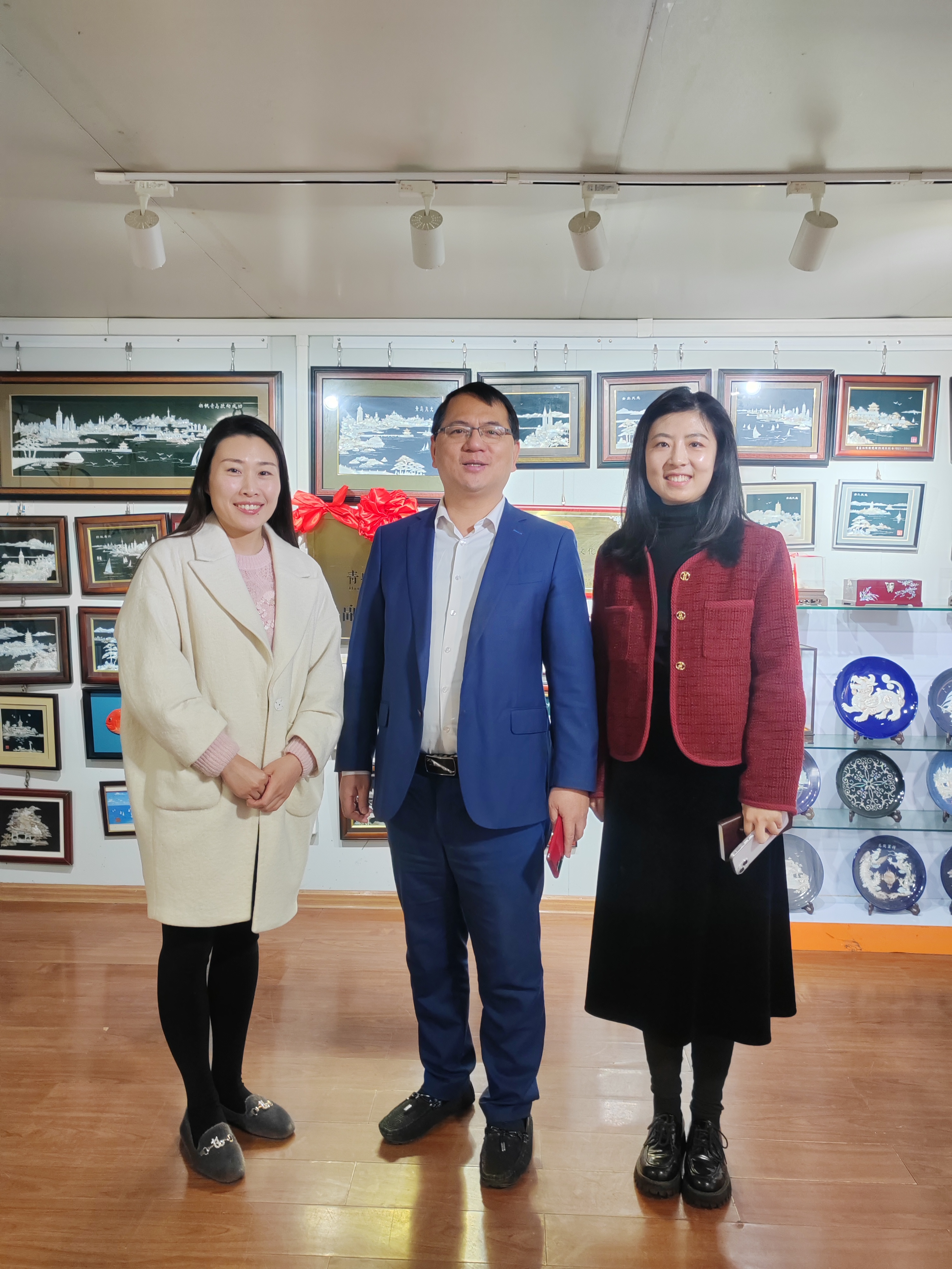 正和岛参观指导臻艺贝雕