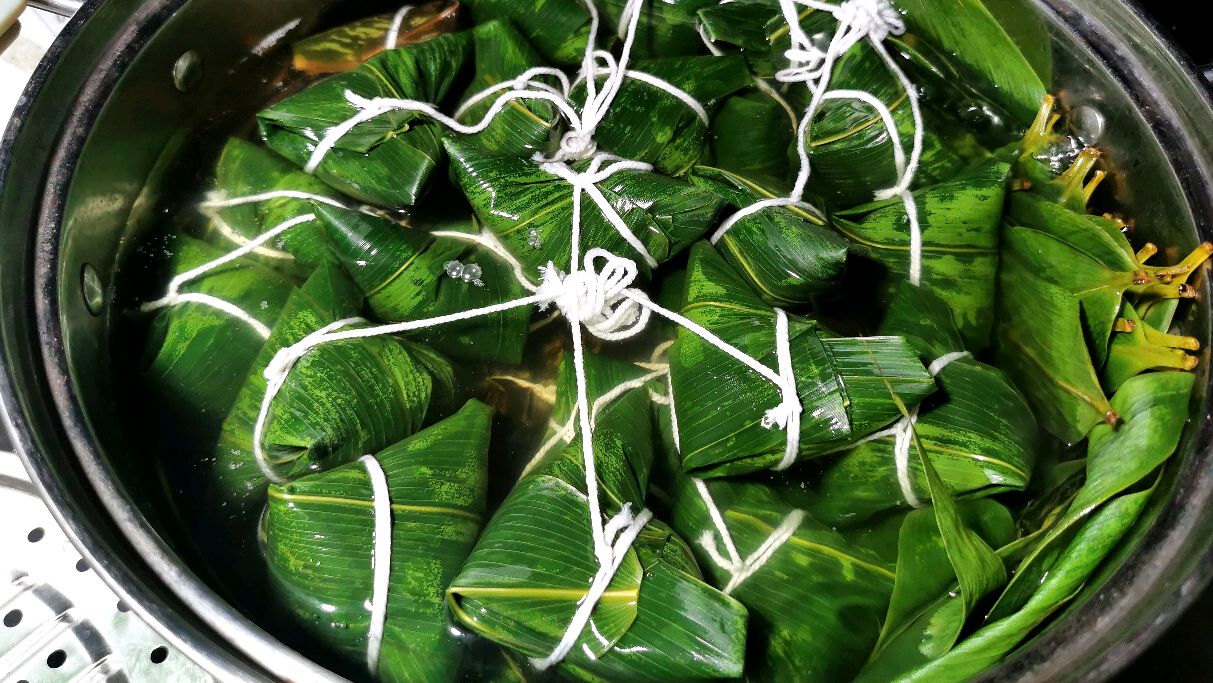 湖南腊肉粽子正宗的做法,不用提前泡米,软糯咸香,吃一次忘不了