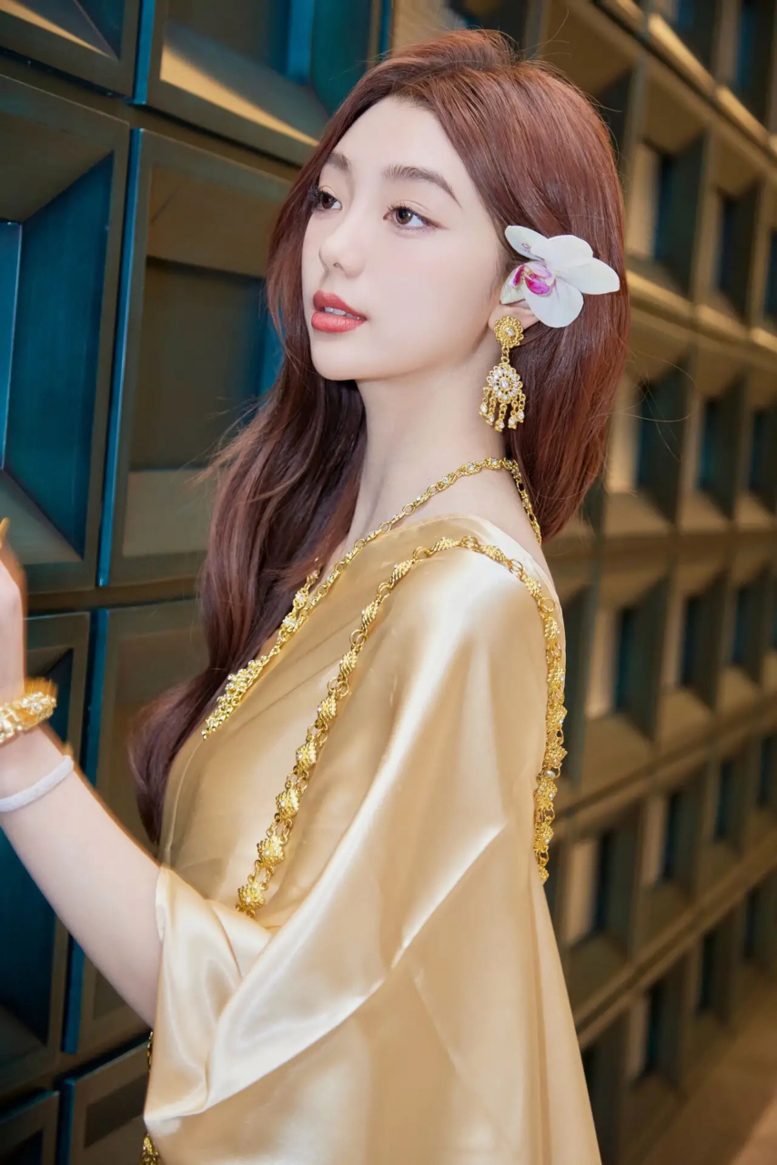 青春活力且甜美的泰国美女-李紫婷