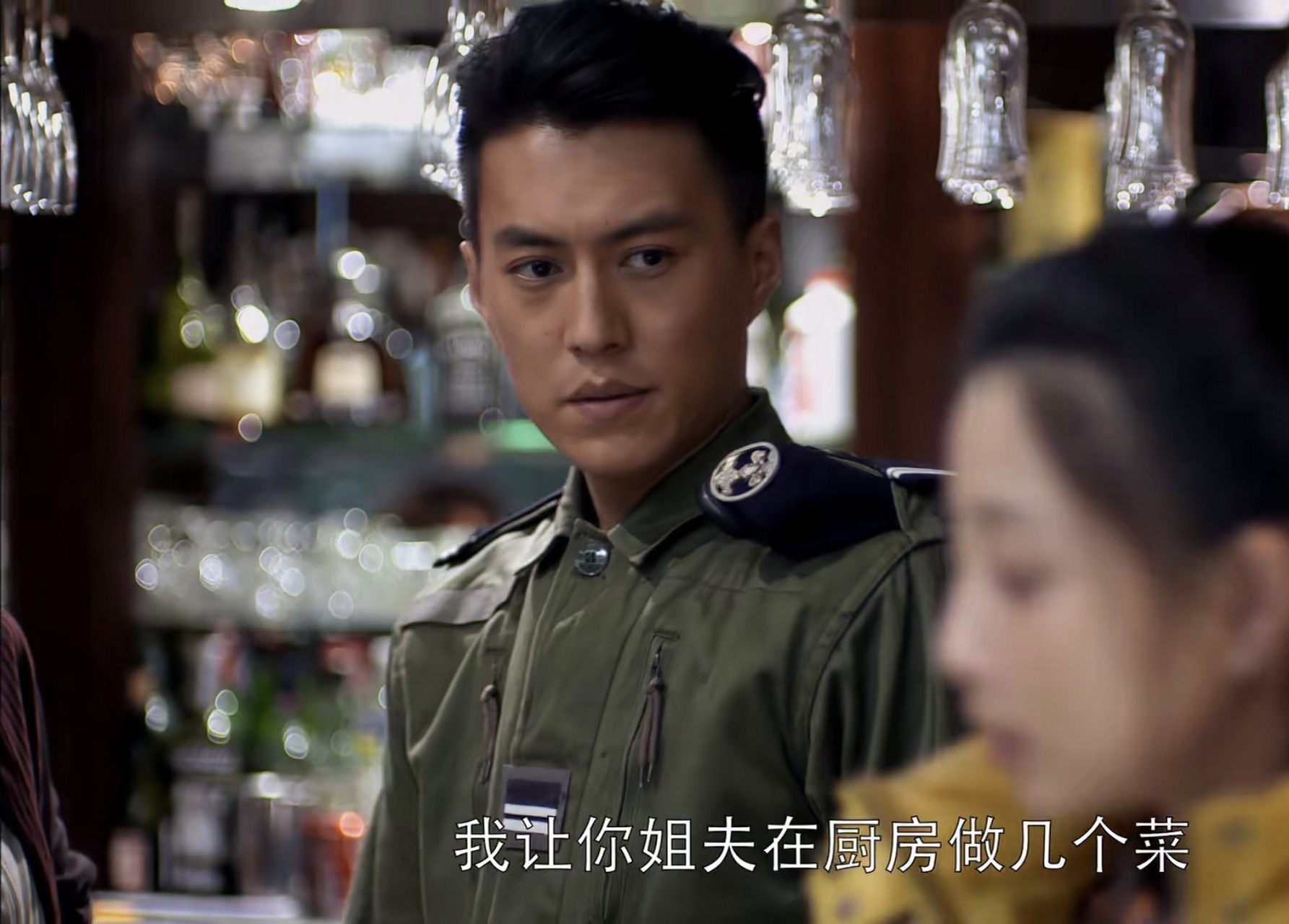 靳东的颜值巅峰,应该是在《温州一家人》吧!