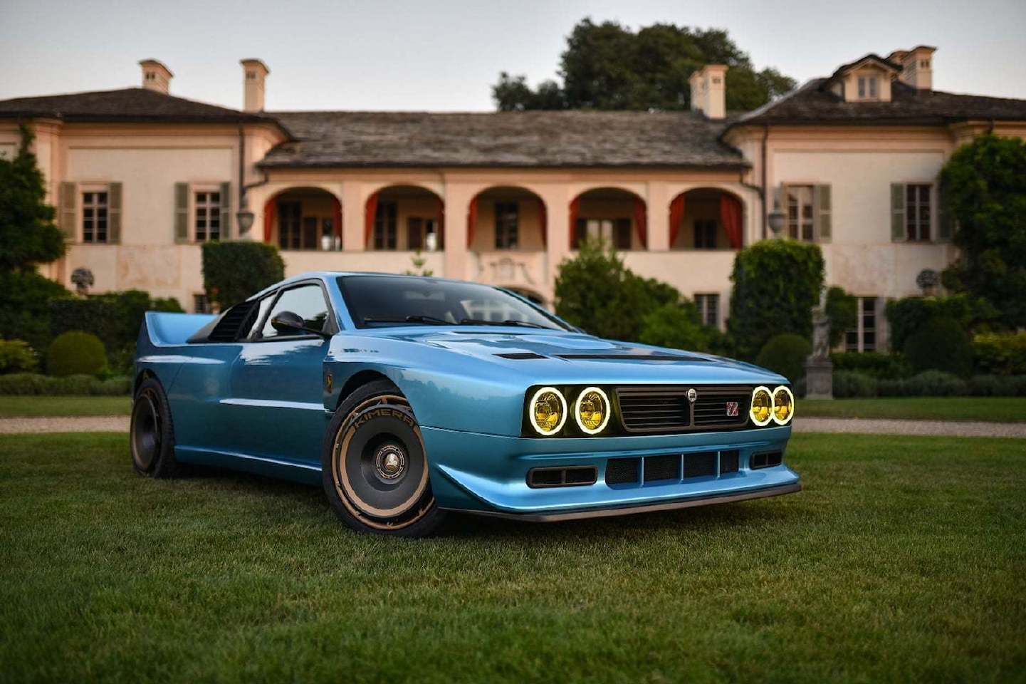 用当代工艺复刻的中置后驱拉力传奇——蓝旗亚037