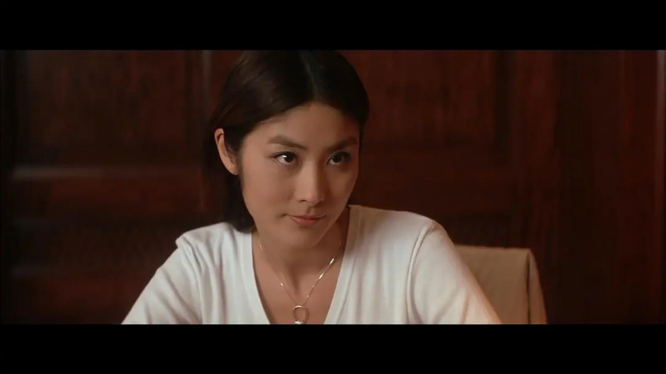 陈慧琳icon在《无间道》中饰演的心理医生李心儿icon很出彩,她有敏锐