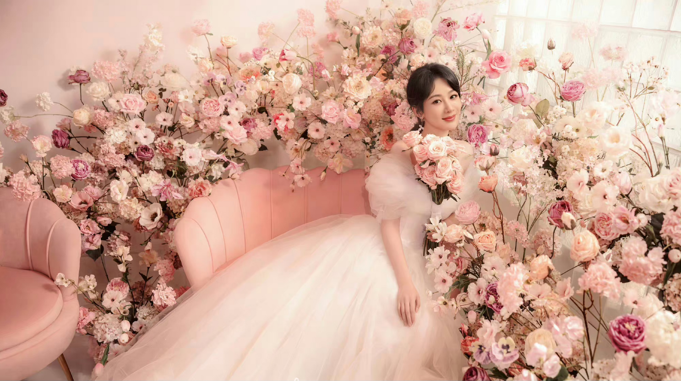 杨紫520营业照##杨紫520婚纱大片#  杨紫520营业照来啦啦啦~是婚纱