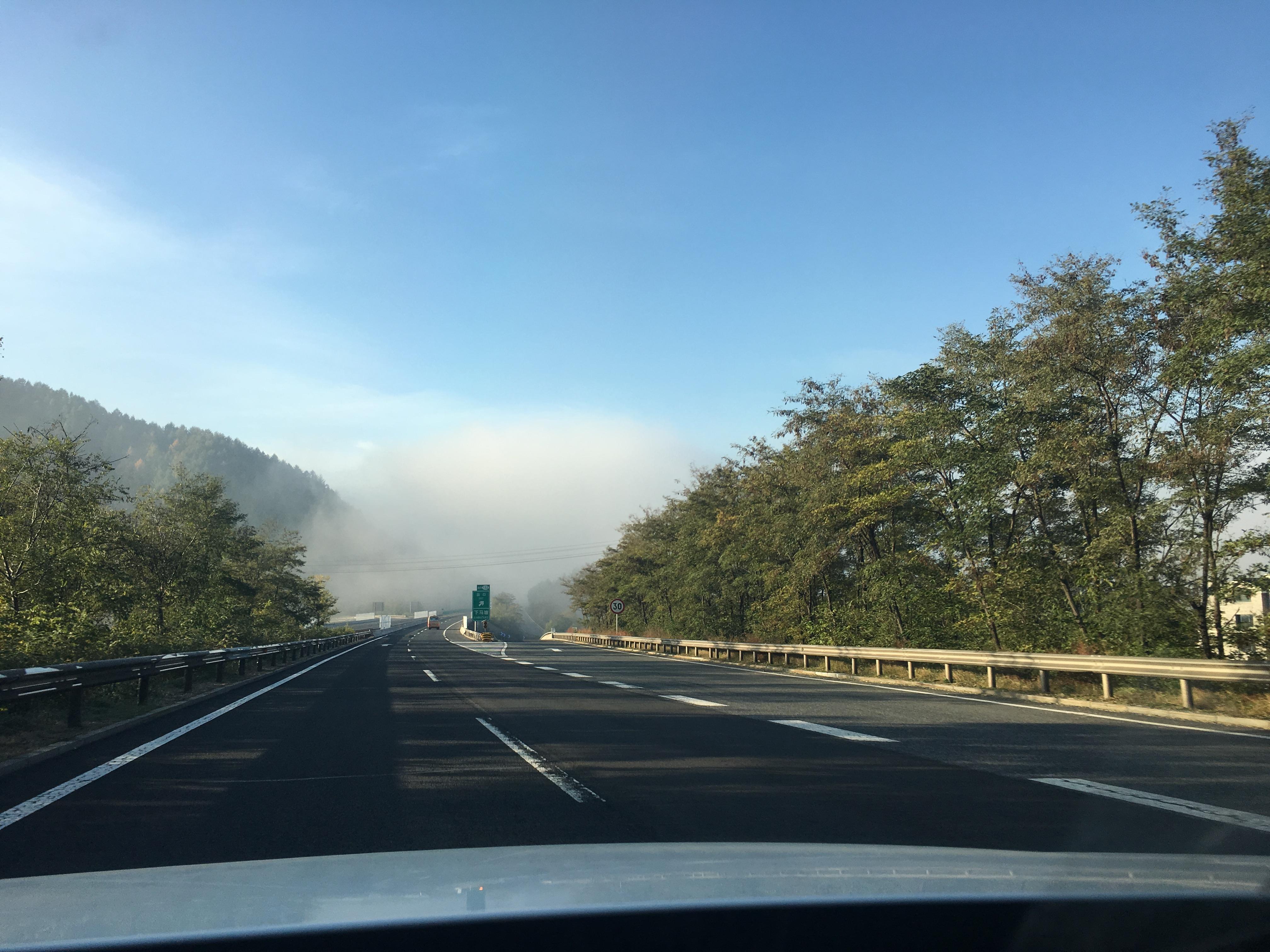 高速路开车风景图片图片