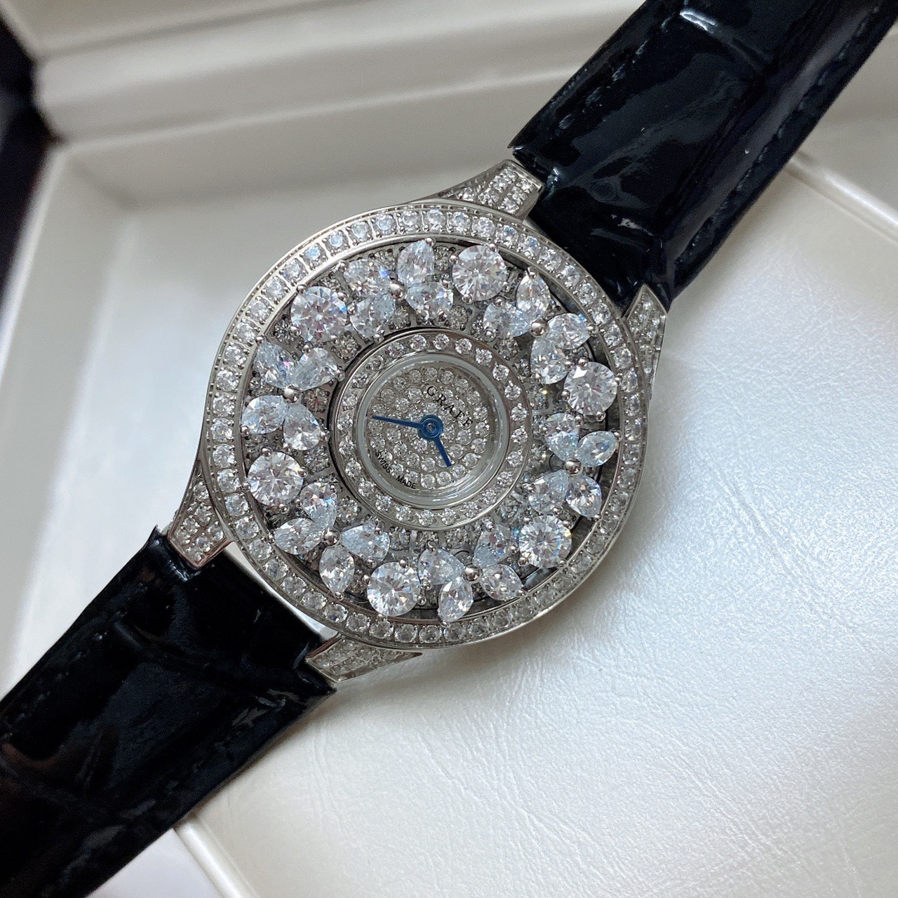 名表赏鉴 格拉夫graff腕表:珠宝之王的璀璨世界  格拉夫graff,这个源