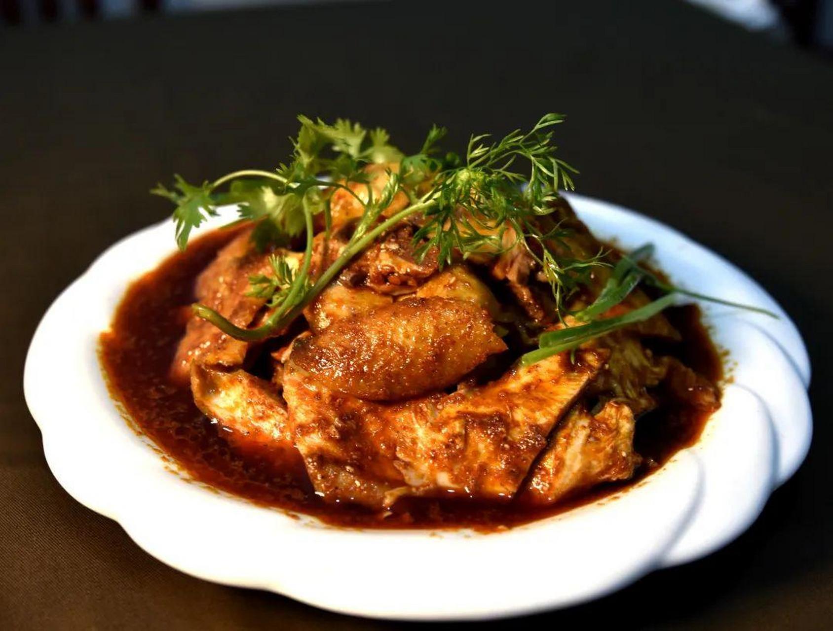 正安椒麻鸡:正安椒麻鸡来源于安场古镇,是正安当地有名的小吃之一