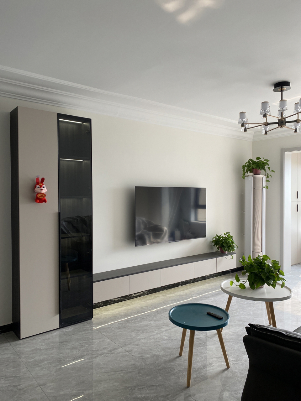 老铁们这样的电视柜喜欢吗?