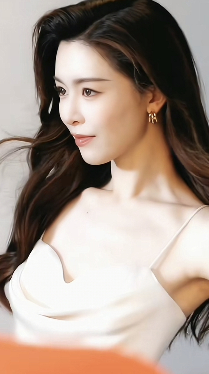 文咏珊这颜值[可怜][可怜]真的是爱上了,那就一辈子都忘不了[二哈]