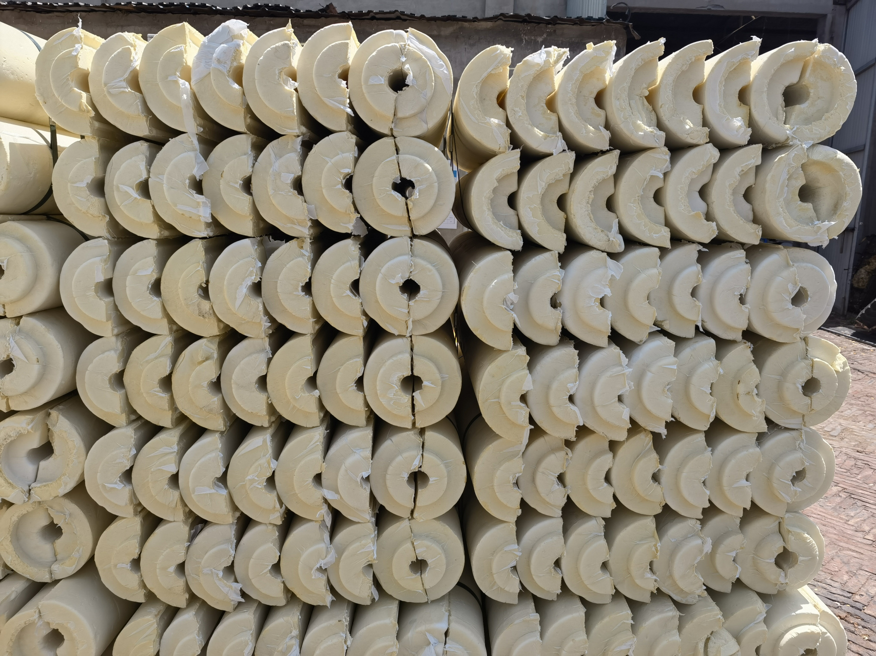 什么是聚氨酯保冷管壳?