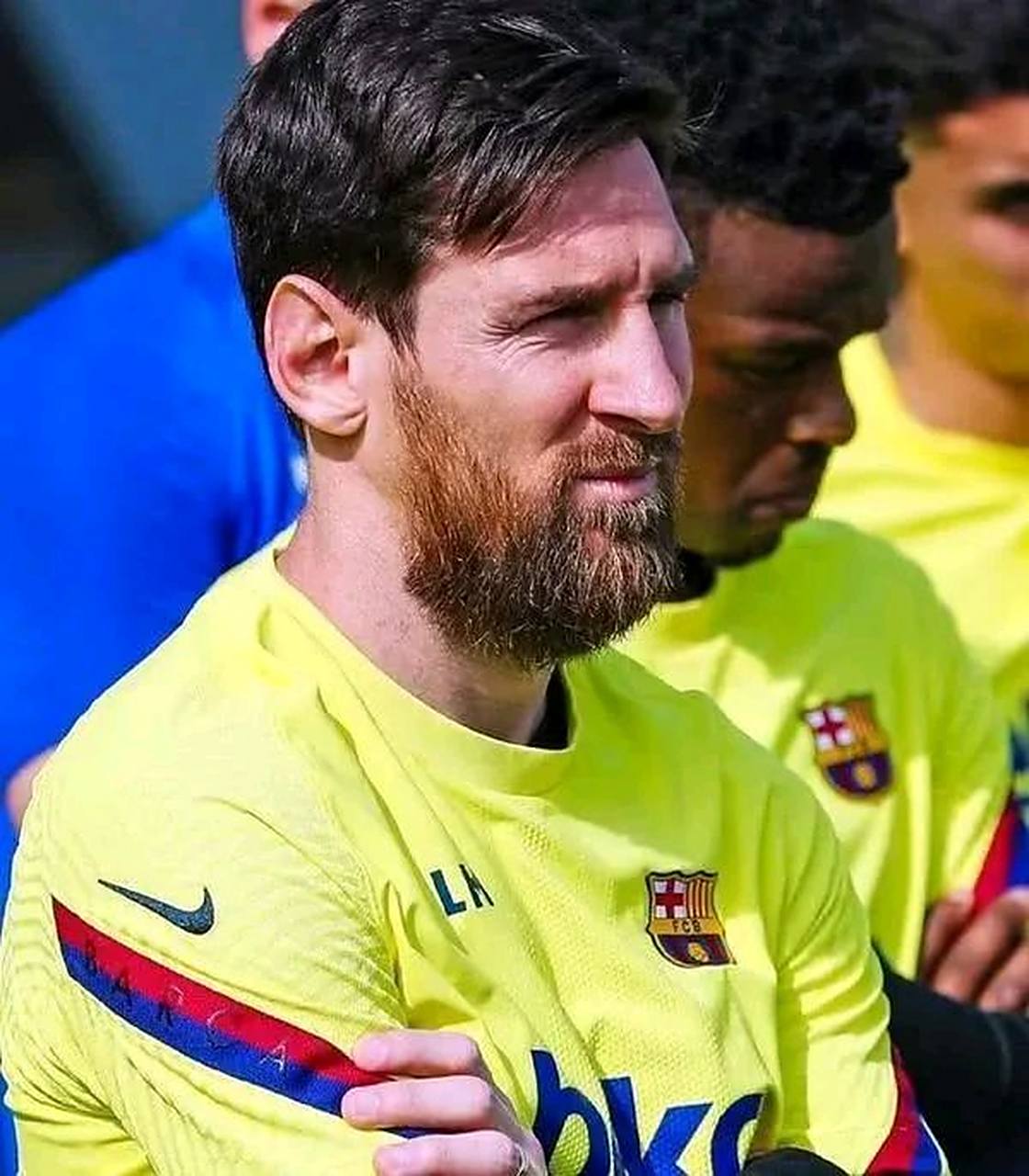 梅西属于阿根廷人 阿根廷球星当中留胡子的很少 梅西留胡子和他的身高