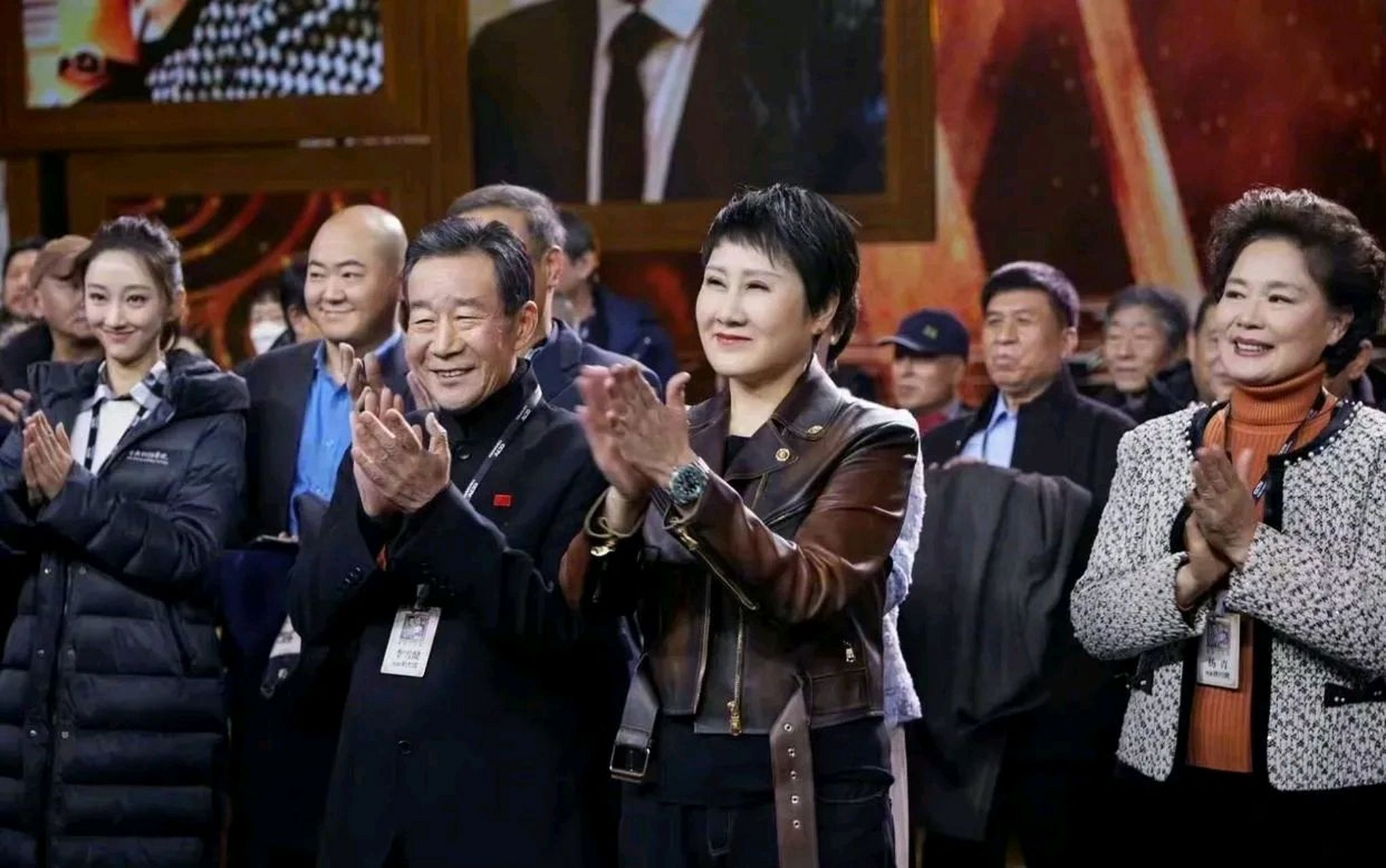 李雪健对张凯丽说:"你们渴望剧组重聚,我去不合适!