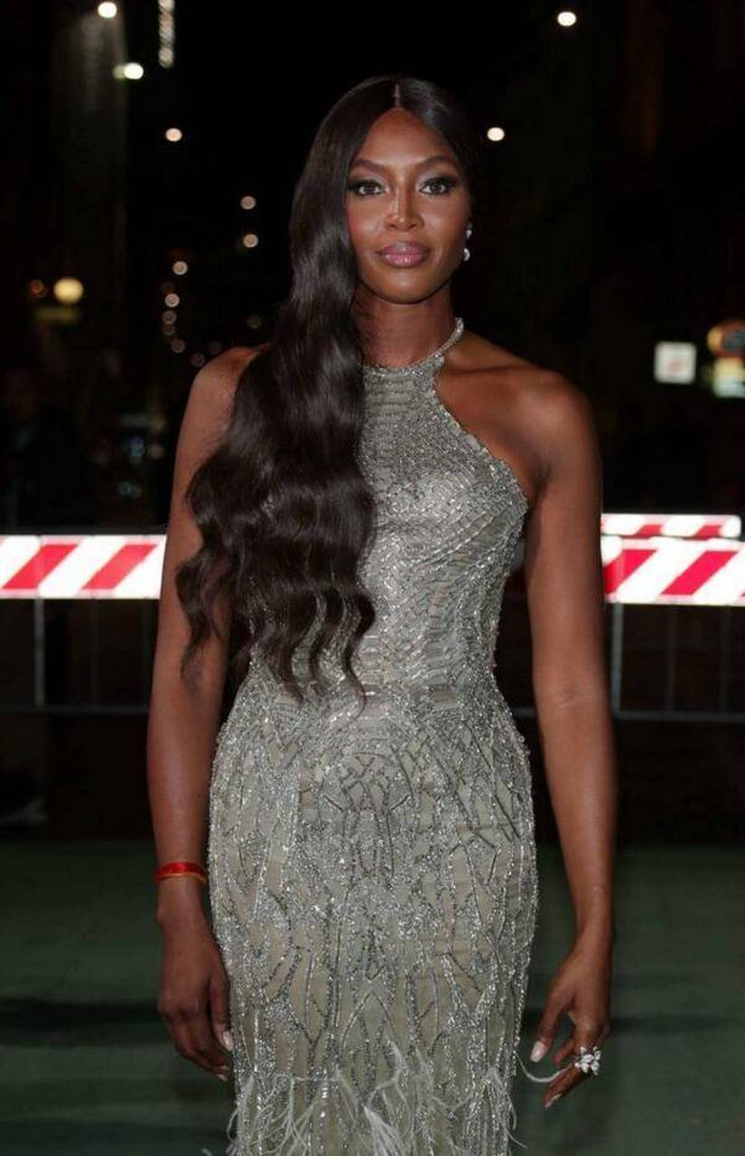 娜奥米·坎贝尔(naomi campbell),1970年5月出生于英国伦敦,全球著名