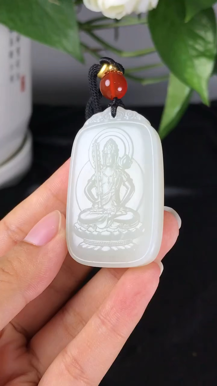 新疆和田玉虚空藏菩萨,玉质细腻,喜欢吗?-度小视