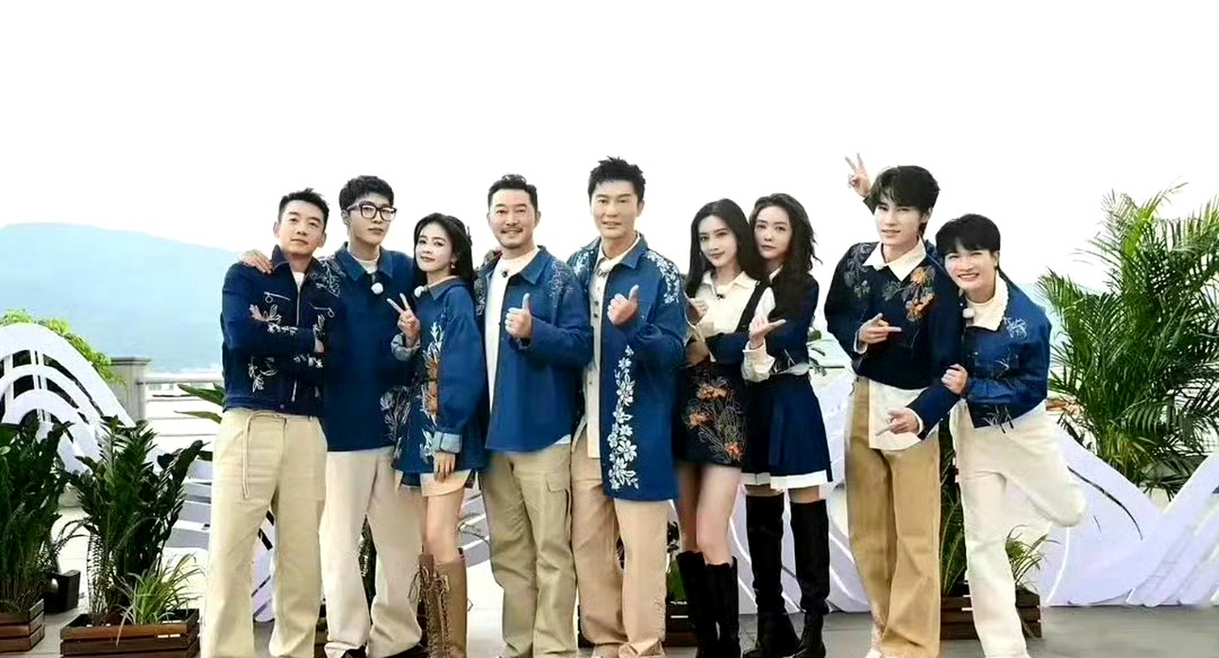 跑男特别季大合照来了,常驻的baby这期没有来. ​你最喜欢的是谁呢?