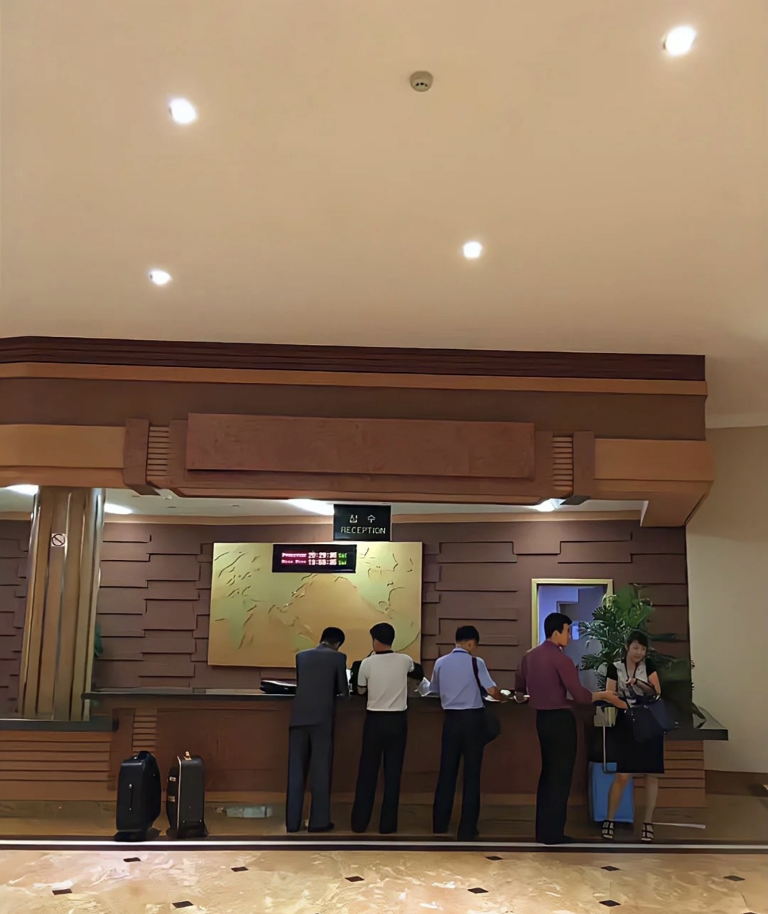 来朝鲜才知道的事情:西山饭店位于朝鲜平壤市,是接待国际友人的大酒店