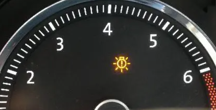 车上黄灯亮了代表什么意思呢?
