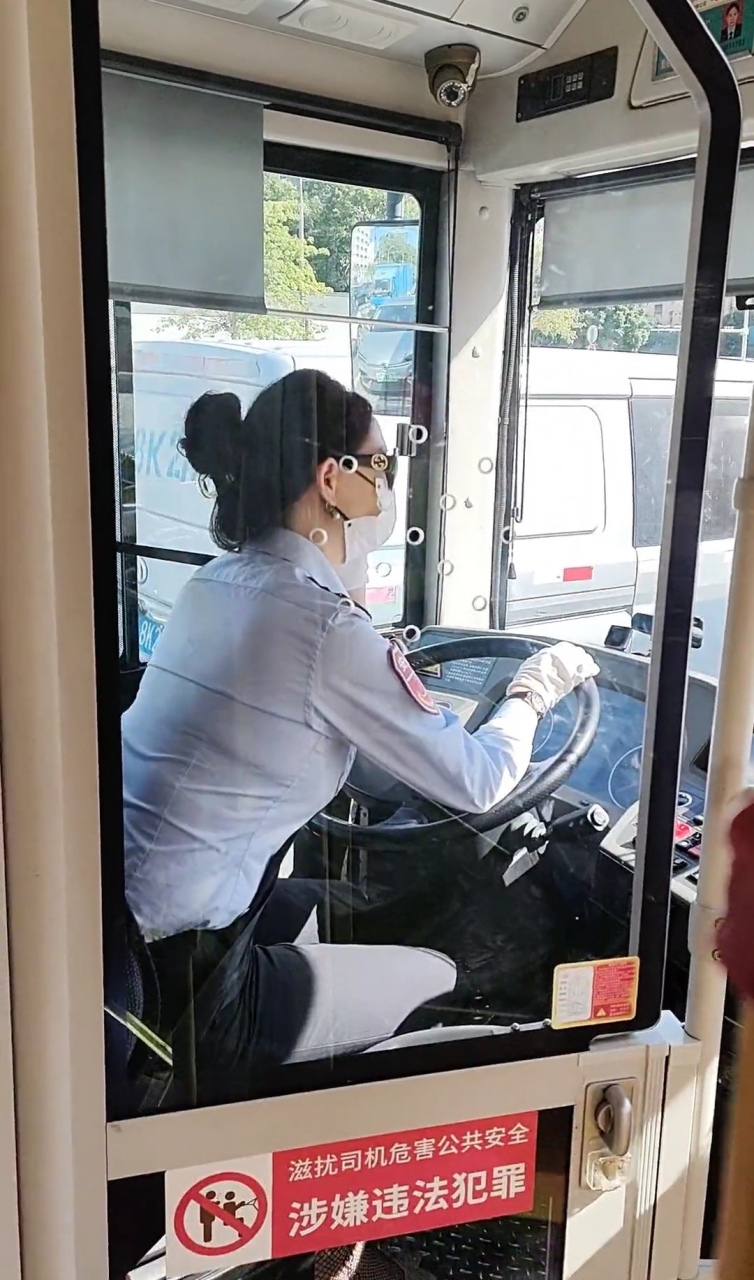 最美公交女司机