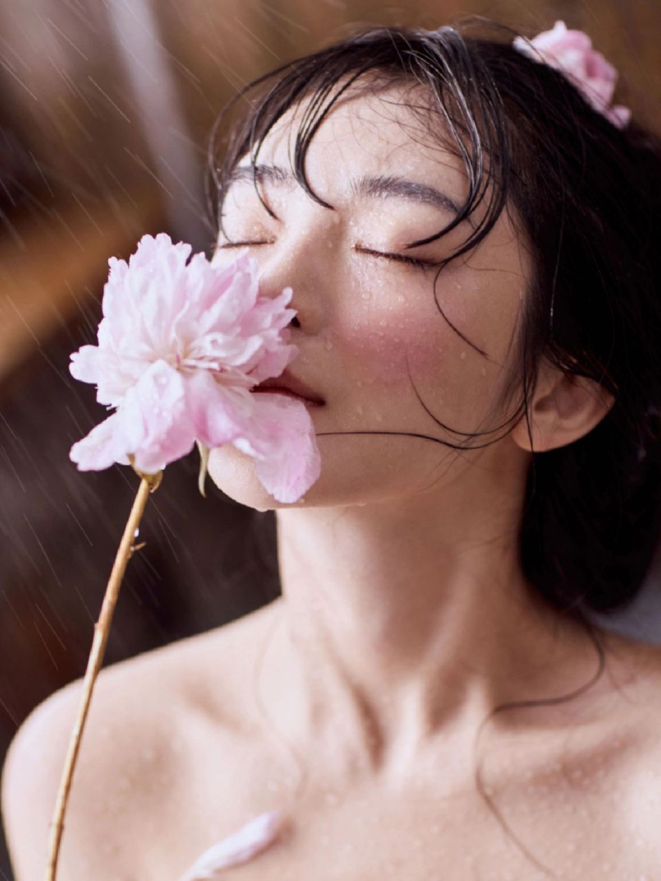 美人湿花写真|纯欲风天花板 花与美女的融合9496 性感而不自知的