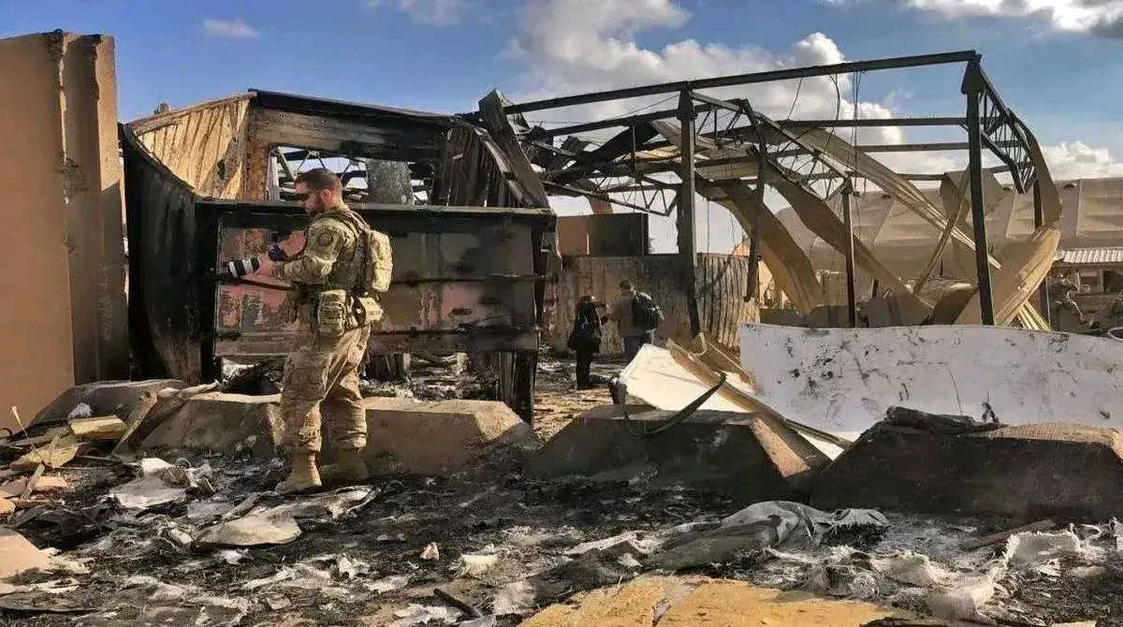 最让人解气的事,最让人感觉到特别豪爽的事儿,那就是美国非法在叙利亚