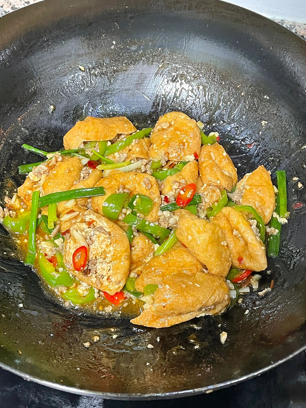 湘菜油豆腐炒肉,一口爆汁,太下饭了