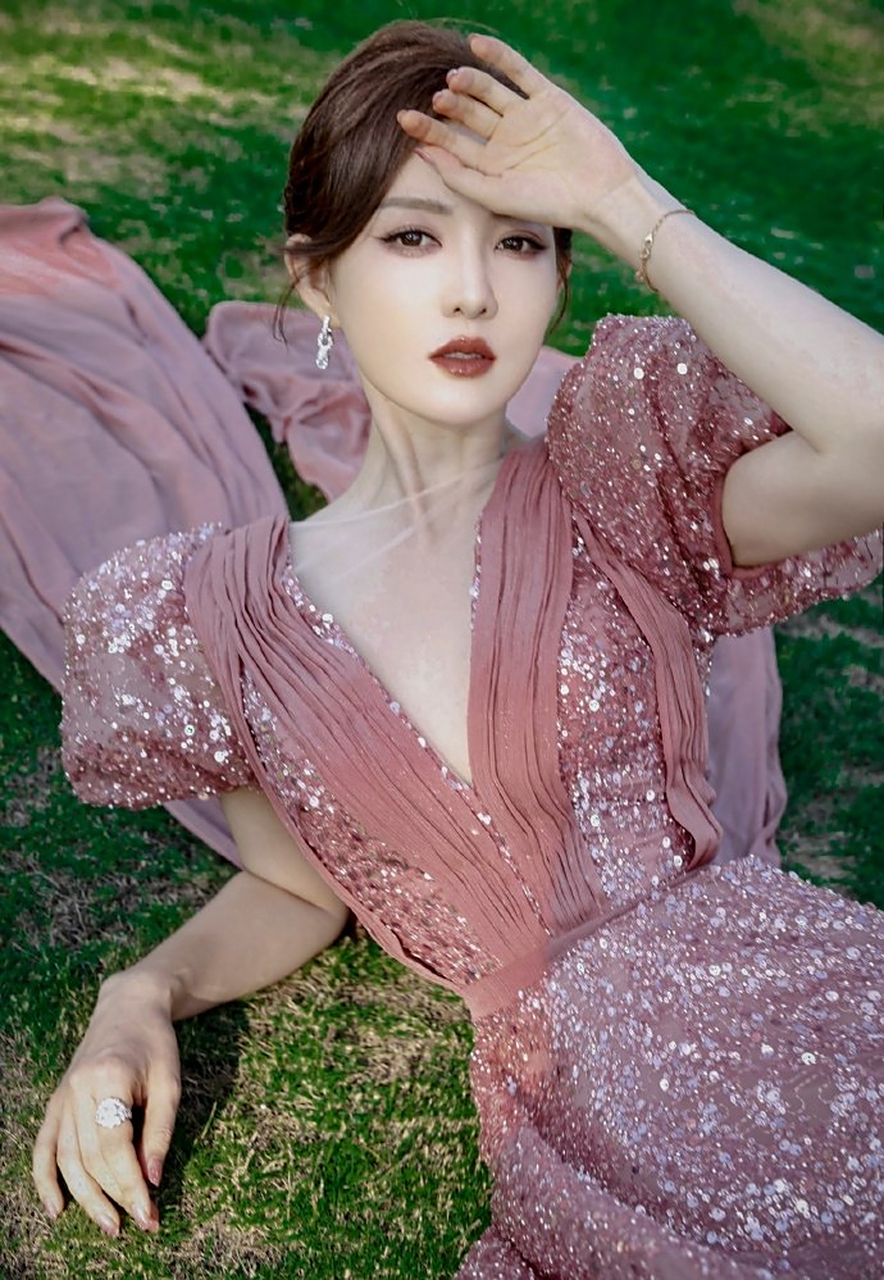 美女主持人郭玮