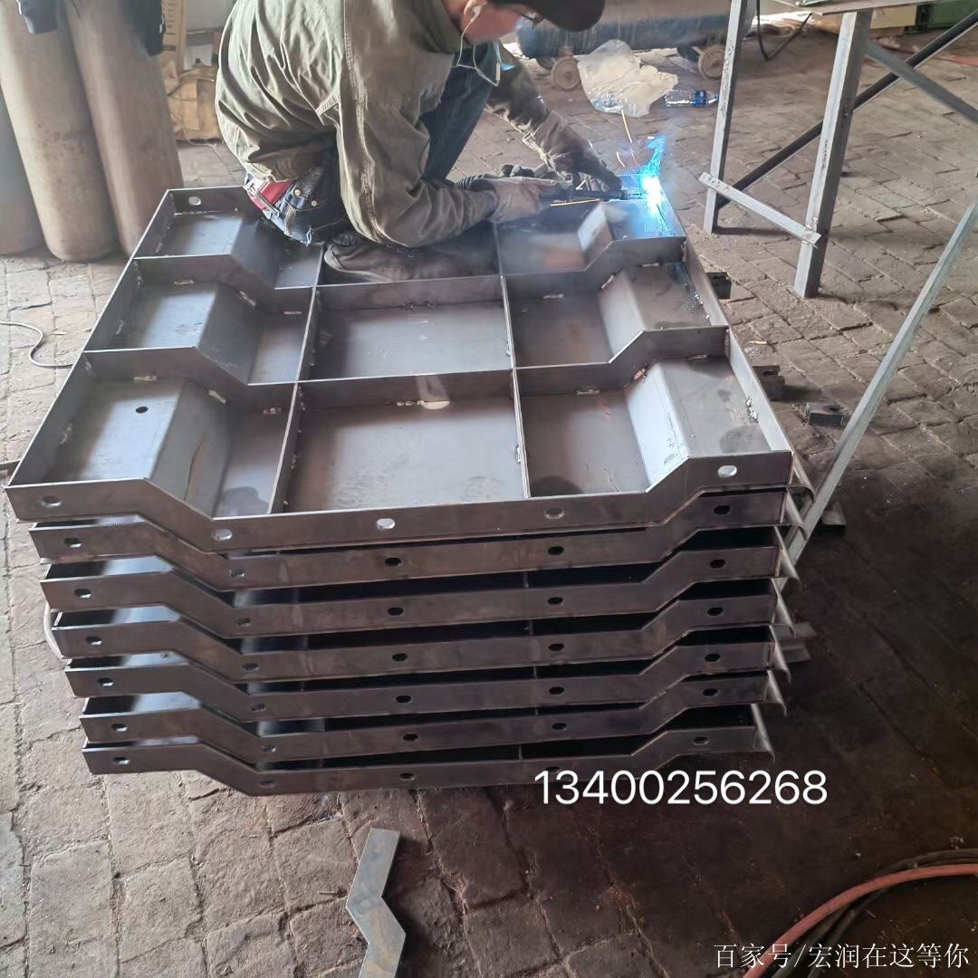 道路防撞牆模具-防撞牆鋼模具-按要求製作