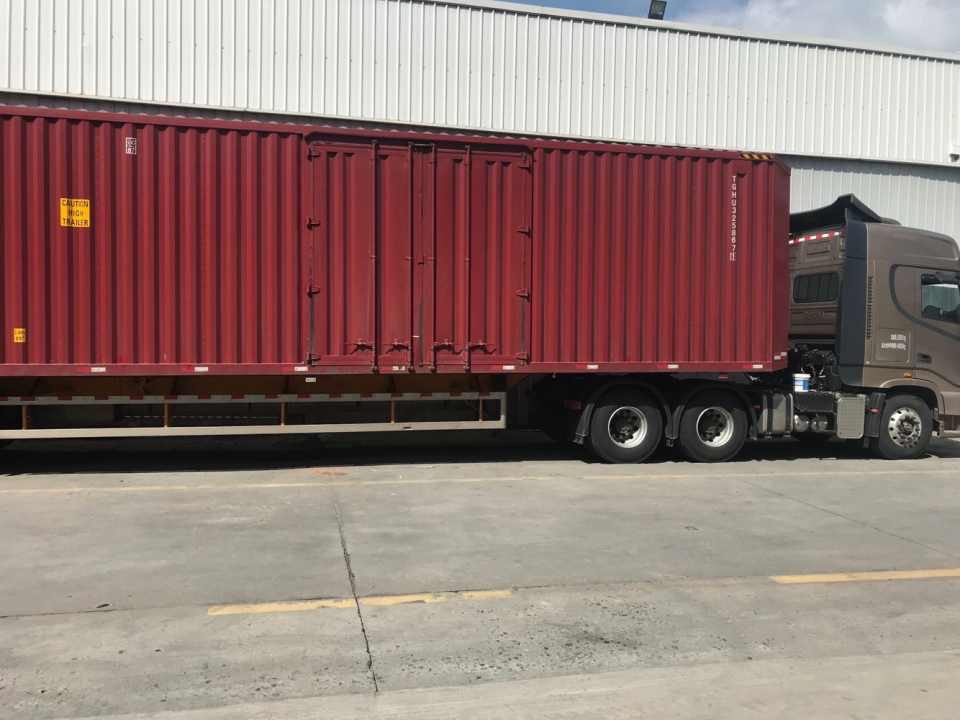 17.5米箱式货车图片
