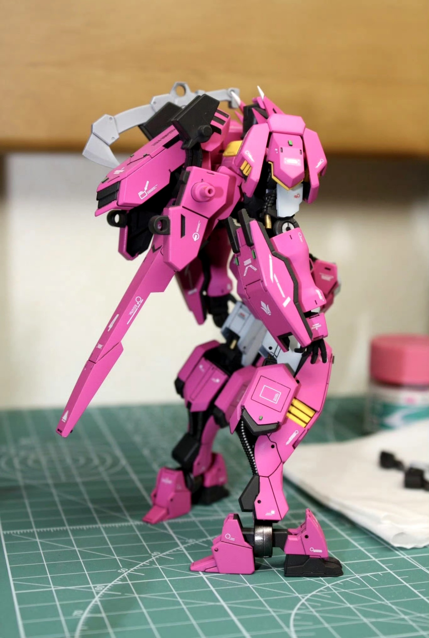 模型欣赏:机动战士高达 铁血的孤儿 hg 高达弗劳伦斯