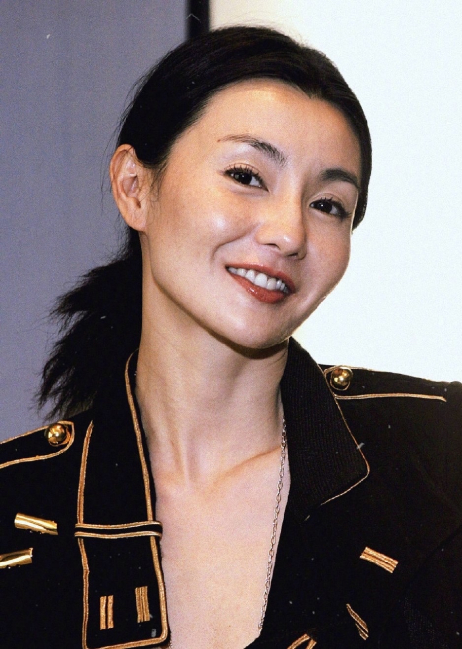 张曼玉:息影18年,独居贫区,不婚无子,58岁活得太飒了.