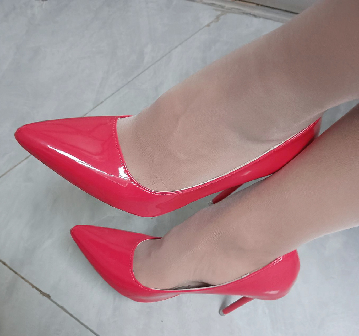 红色高跟鞋魔性图片