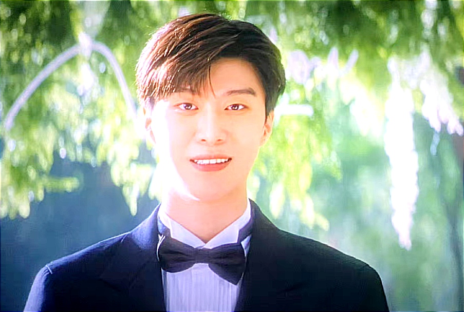 王一博范丞丞这对"前同事",主演电影均破亿,均有不同的闪光点