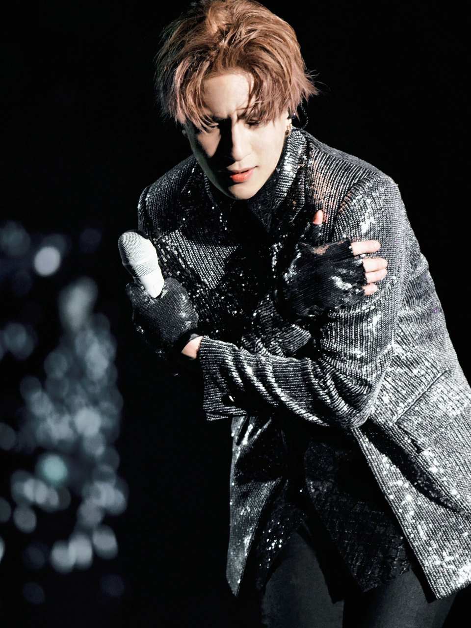 1,薛之谦三番四次的买不到高铁票,那助理就应该被开除了,所以,大家懂