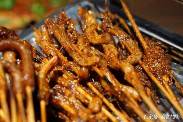 每头猪只有一条猪鞭,烧烤摊上那么多猪鞭是从哪里来的?
