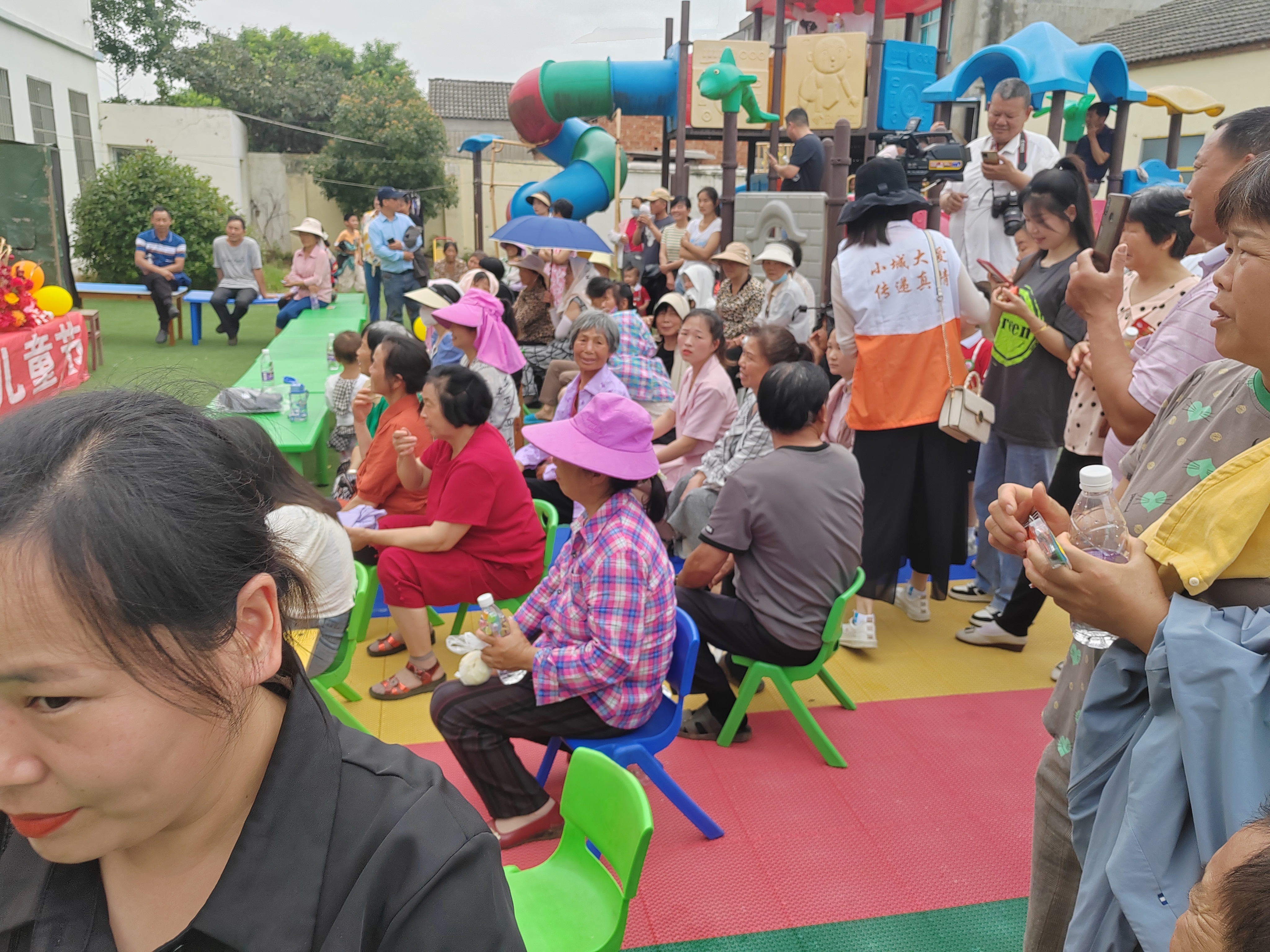 监利市蒲公英爱心助学走进分盐镇桃花小学