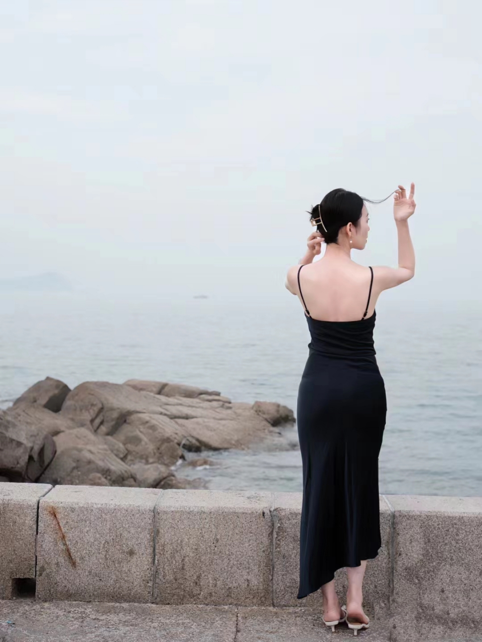 小姐姐身材很好,背影太美了