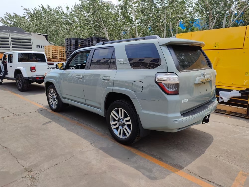 丰田4runner"华丽亮相",4.0引擎 差速锁,还看啥途锐