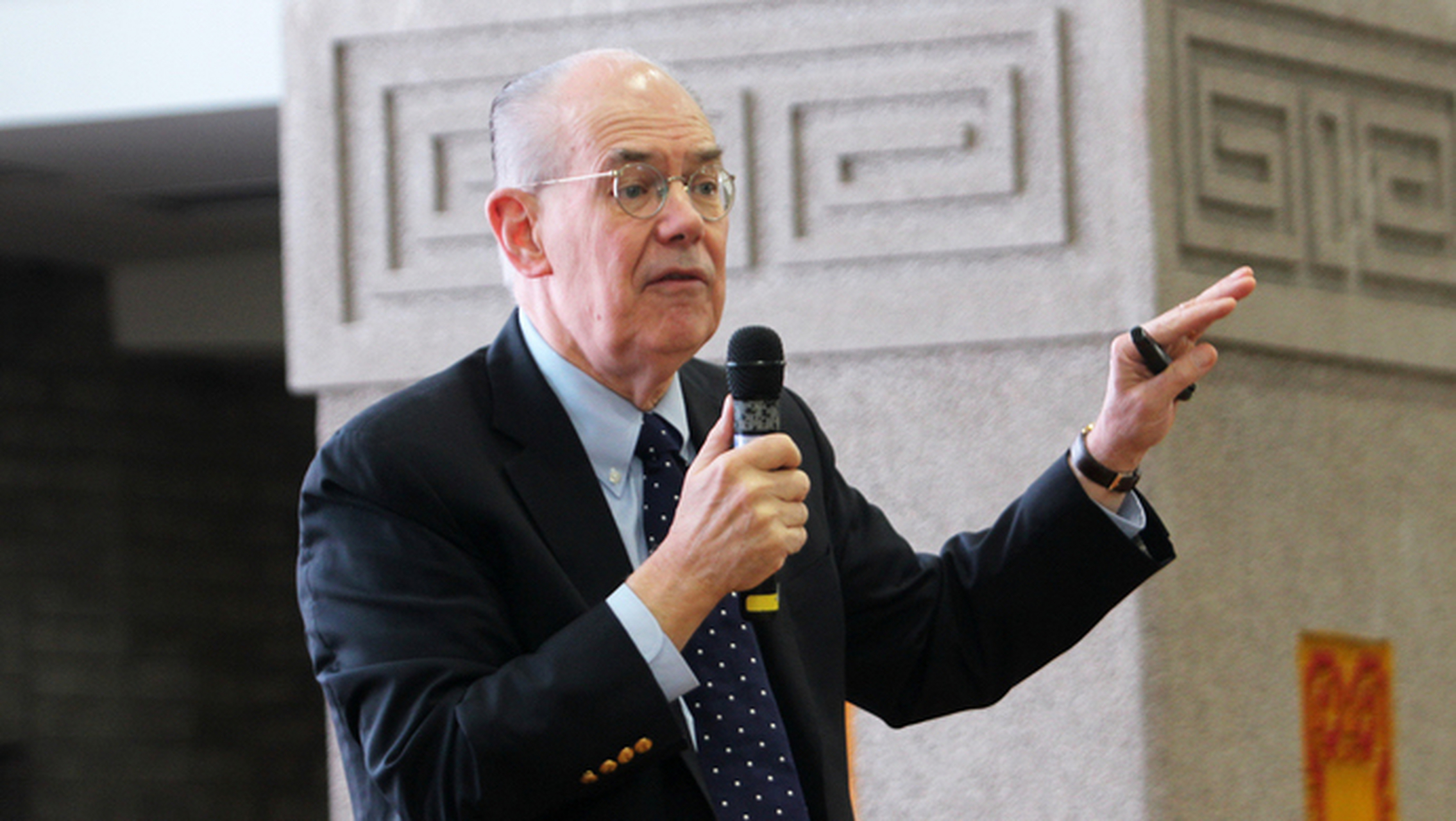 芝加哥大学政治学教授,著名国际关系理论家约翰·米尔斯海默近日在